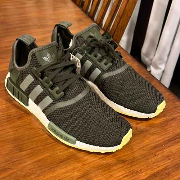 Adidas NMD_R1 Boost NMD R1 Shoes Sneakers new green CQ2414 Men’s Sizes - Picture 2 of 15